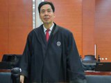 谢建宏律师在法庭上辩护的风采